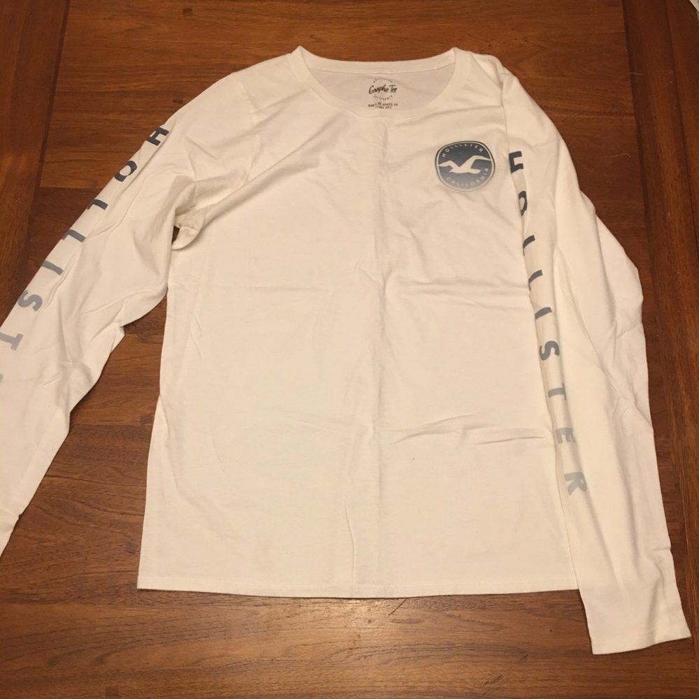 Hollister Graphic Tee